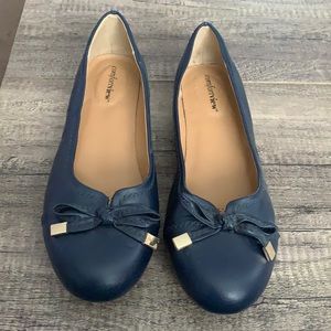 Comfortview 11wide width navy flats